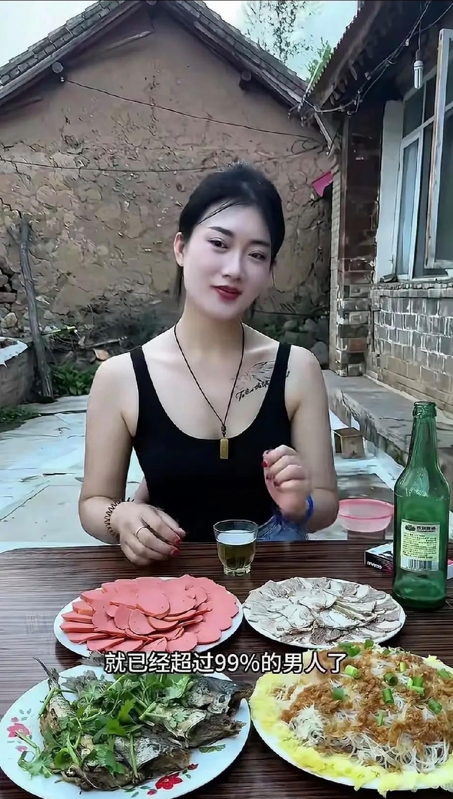 河南一位大哥下班到家，屋里打扫得利利索索，做饭洗碗全都不用他插手，在外忙活一整天