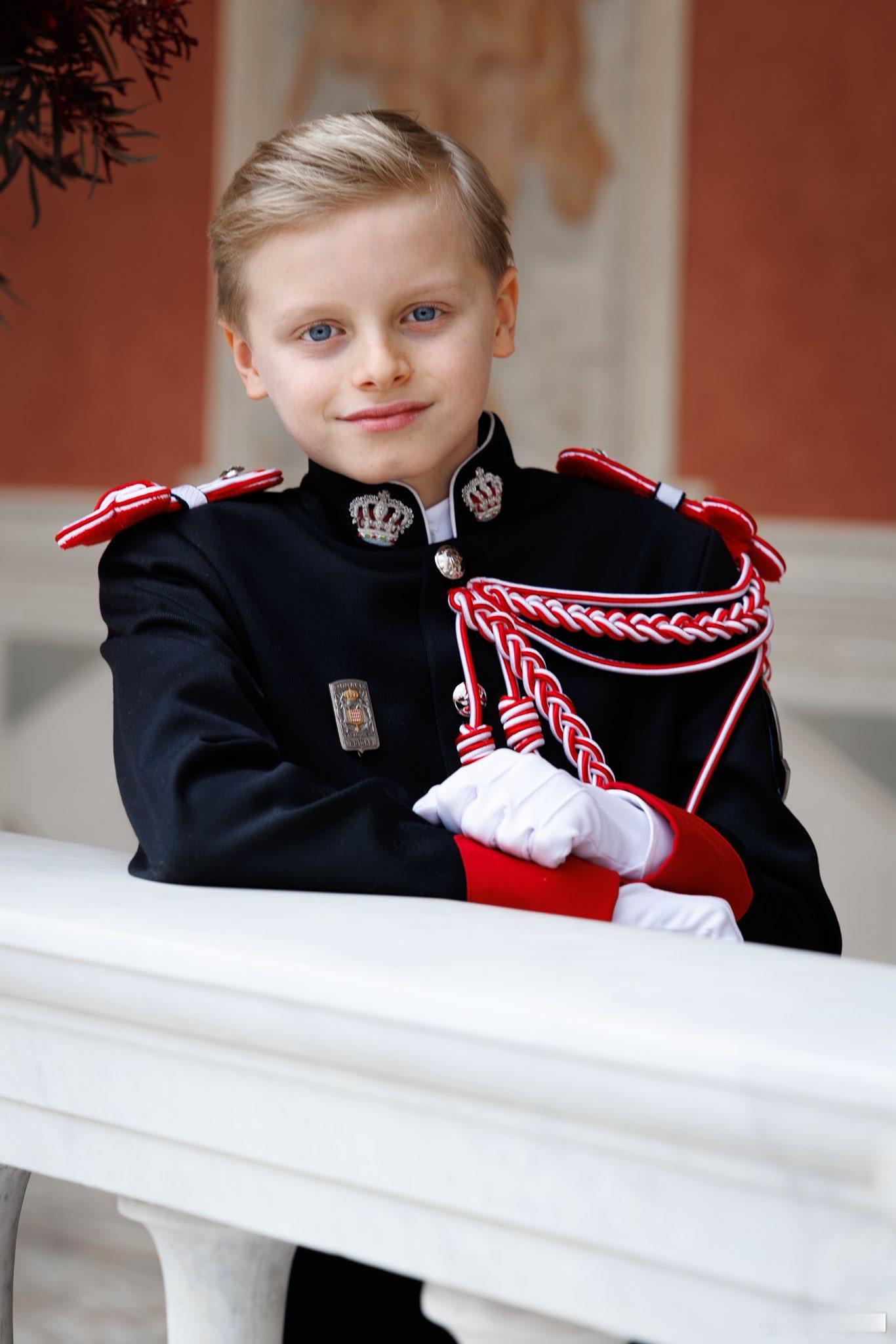 好可爱的姐弟俩，摩纳哥王室又出图啦