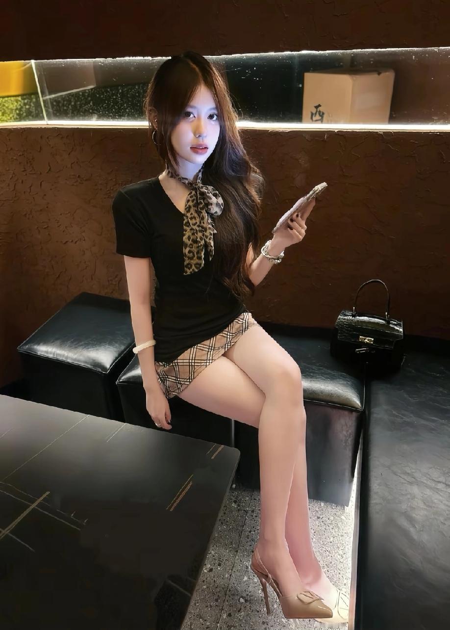 自拍分享最新时尚搭配你见过最有魅力的女生是什么样的美女御姐辣妹美女