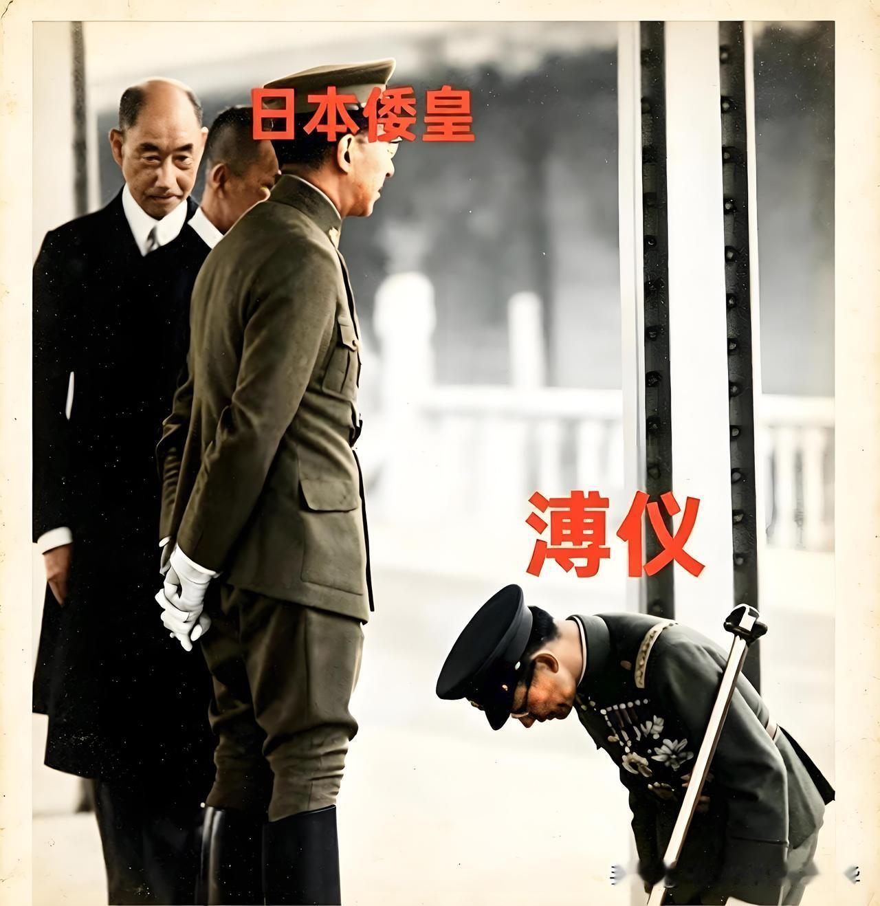 溥仪最耻辱的照片1940年6月，日本东京。爱新觉罗·溥仪（伪满洲国傀儡皇帝）；