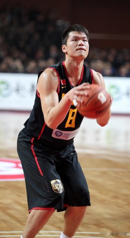 朱芳雨的三分球纪录，那简直是一座难以逾越的大山。CBA历史三分球国内球员排名里，