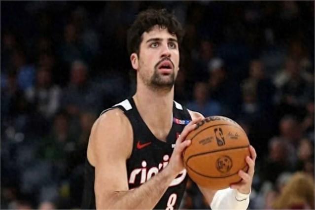 前NBA球员在播客中爆料：全明星首发结果不公，文班亚马入选全是泡沫！他透露