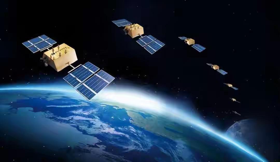 现在的新型卫星发动机，比传统化学推进的效率高6倍以上，能把卫星从近地轨道送到3.