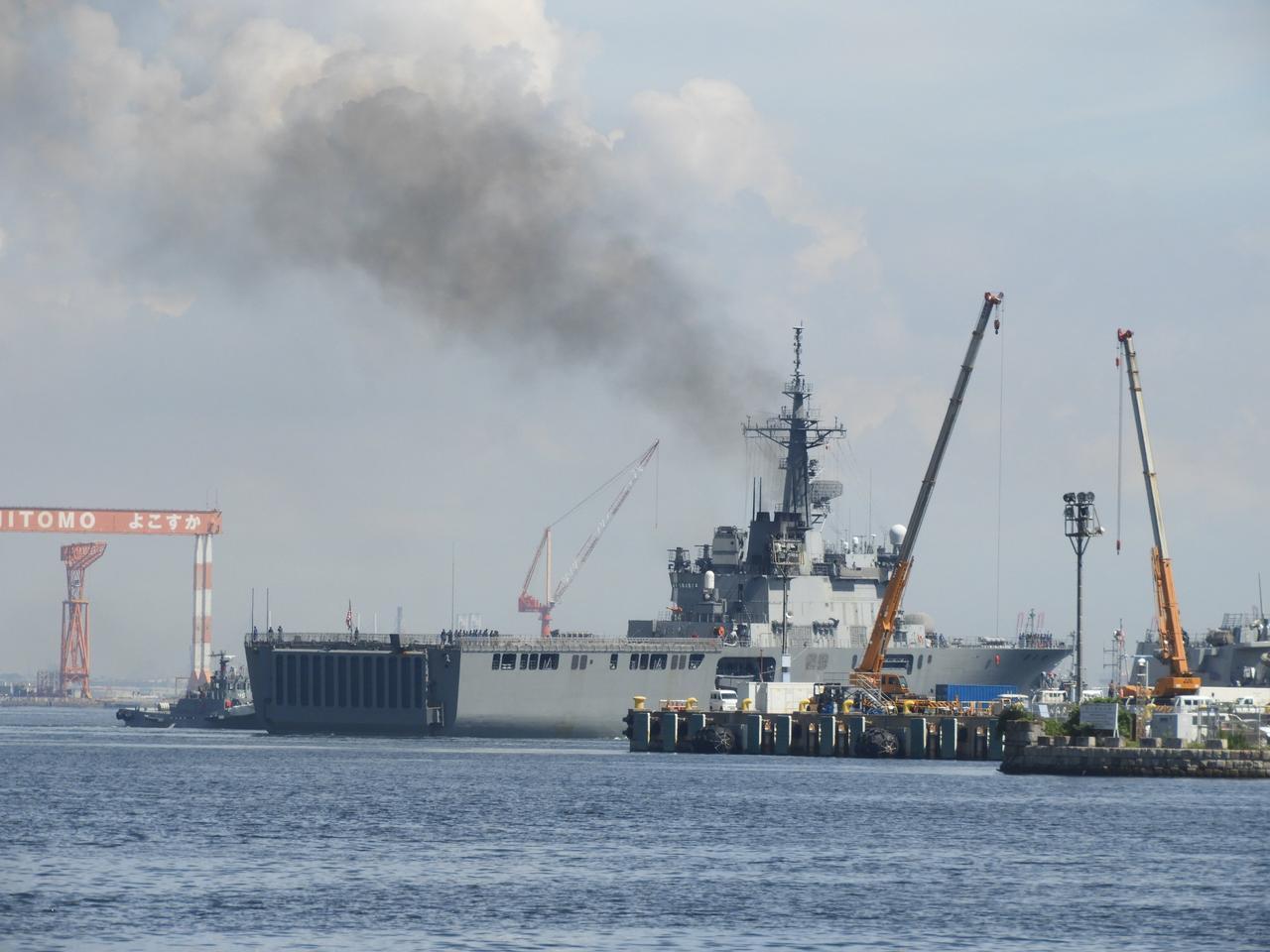 海自运输舰“下北”号离开横须贺日本海上自卫队运输舰“下北”（JSShimo