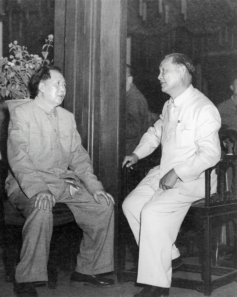 毛主席：“外因是变化的条件，内因是变化的根据，外因通过内因而起作用。”