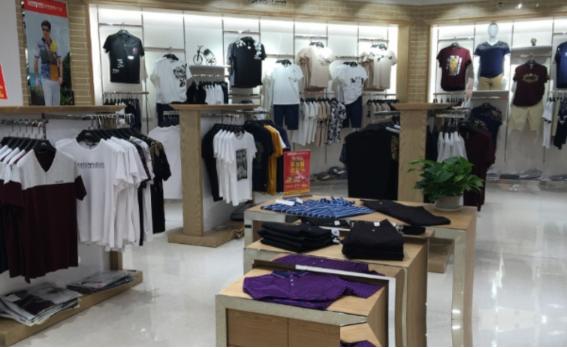 为什么唯独在我们中国，电商彻底干趴了实体店？这么说吧，同样的东西，网上卖300，