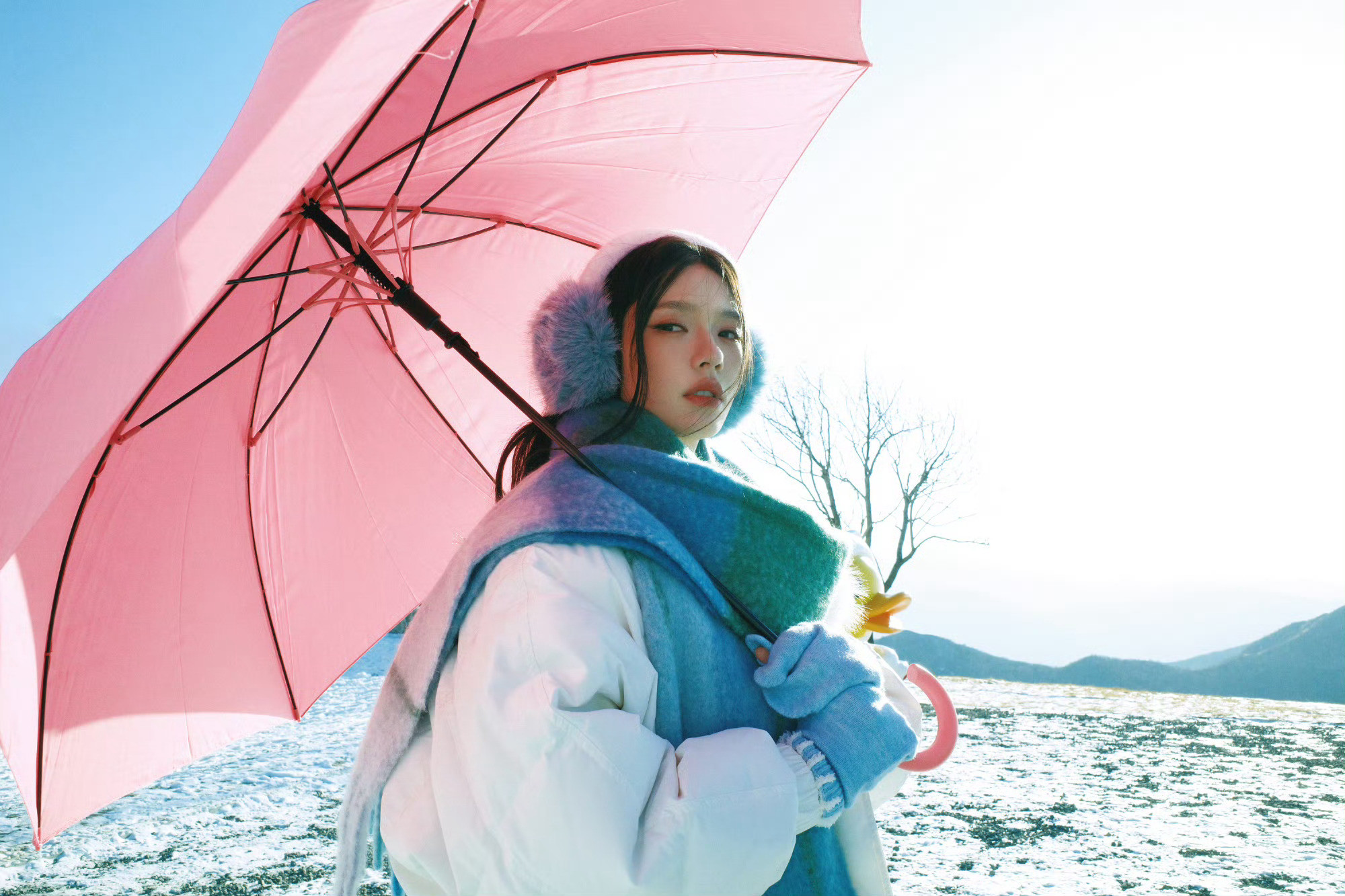 2026晴空万里，好喜欢林允这组，冬天里的一抹明媚～