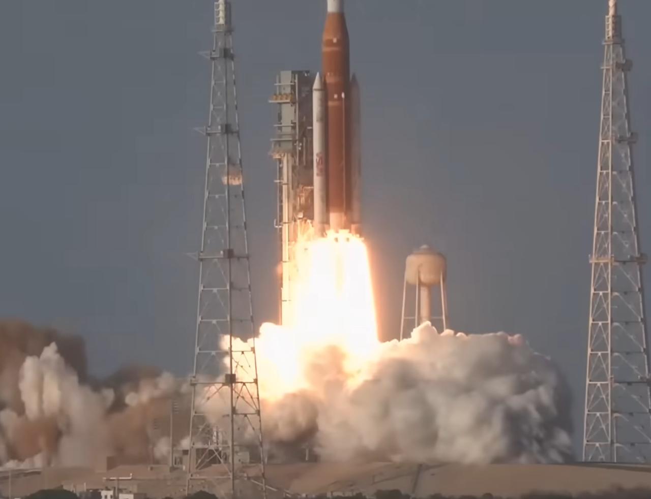 阿尔忒弥斯2号终于升空了，相信不少人都蹲了直播。但看完全程的朋友，有没有跟我一样