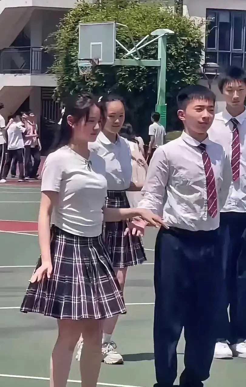 现在的初中生，都营养过剩了！