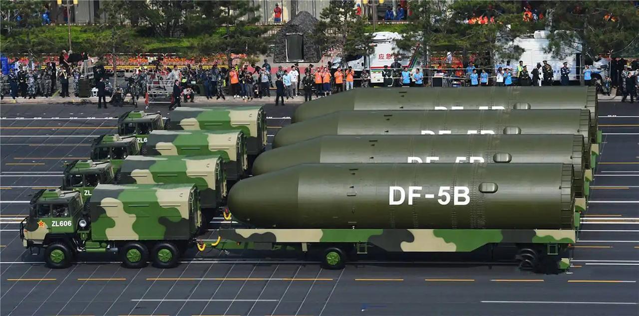 美媒称，“中国导弹工厂生产的洲际导弹弹体已堆满基地，与美国洲际导弹量产困难，形成