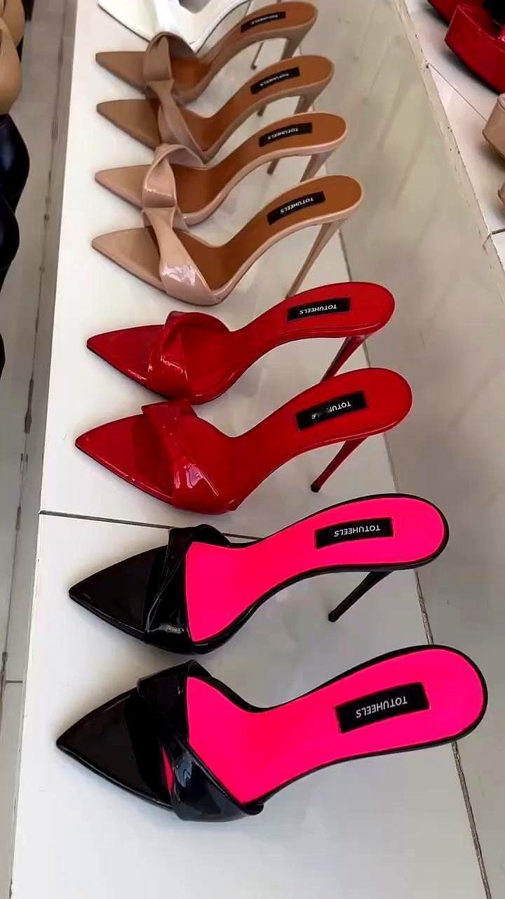 7厘米高跟，膝盖提前报废我柜子里躺着十几双恨天高，最夸张那双12厘米，当年