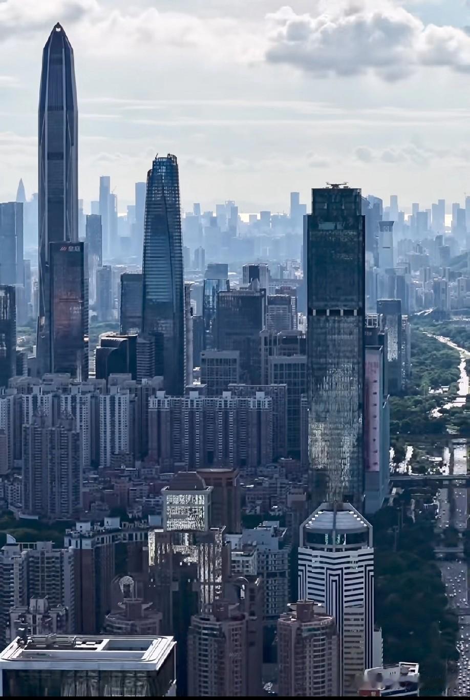 深圳GDP总量今年很有希望领先广州GDP总量6000亿元人民币以上的水平，202