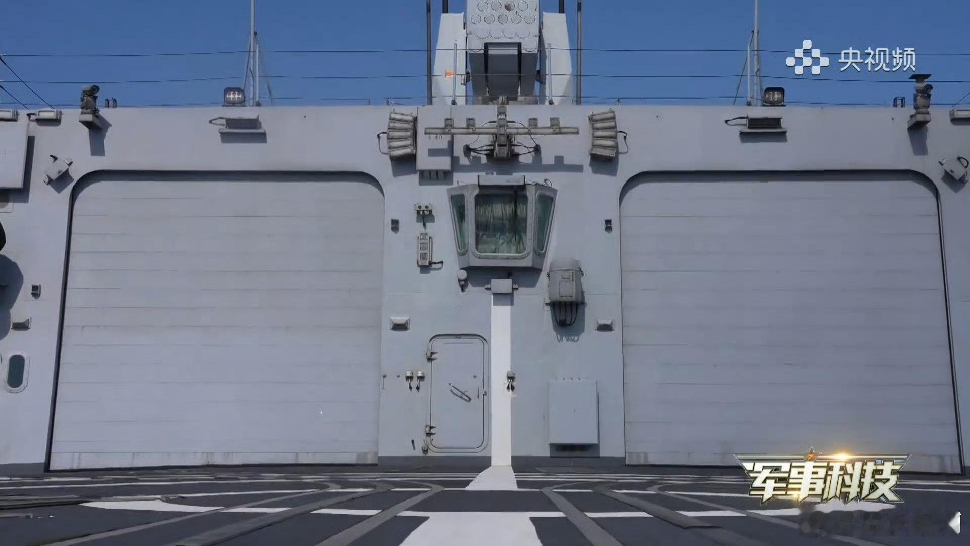 055双机库，不一定非得是两架直升机，也可能是一架直升机和多架无人机的组合未来的