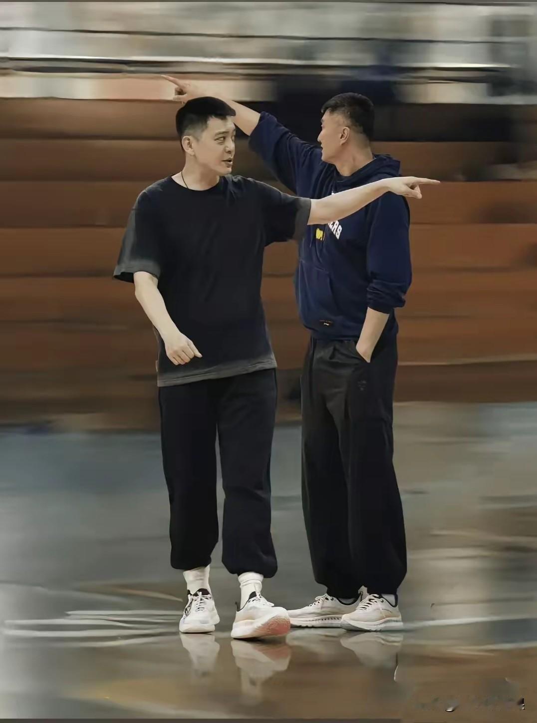 说实话！CBA新赛季球队战绩压力最大的五位主教练:1.杜锋广东阵容豪华，