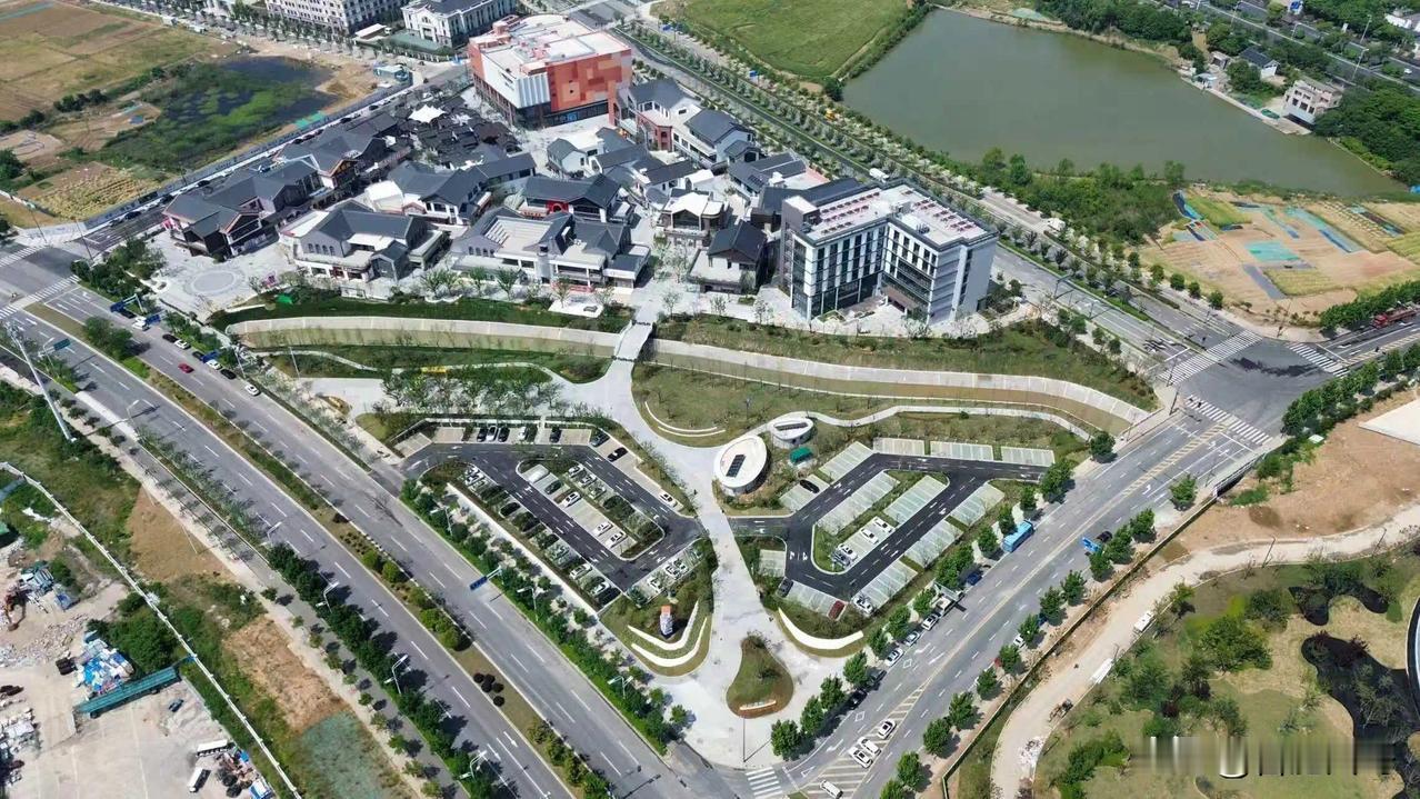 合肥又一新公园，来了！近日，在合肥西南部组团，桃溪里公园绿化工程顺利完工，安