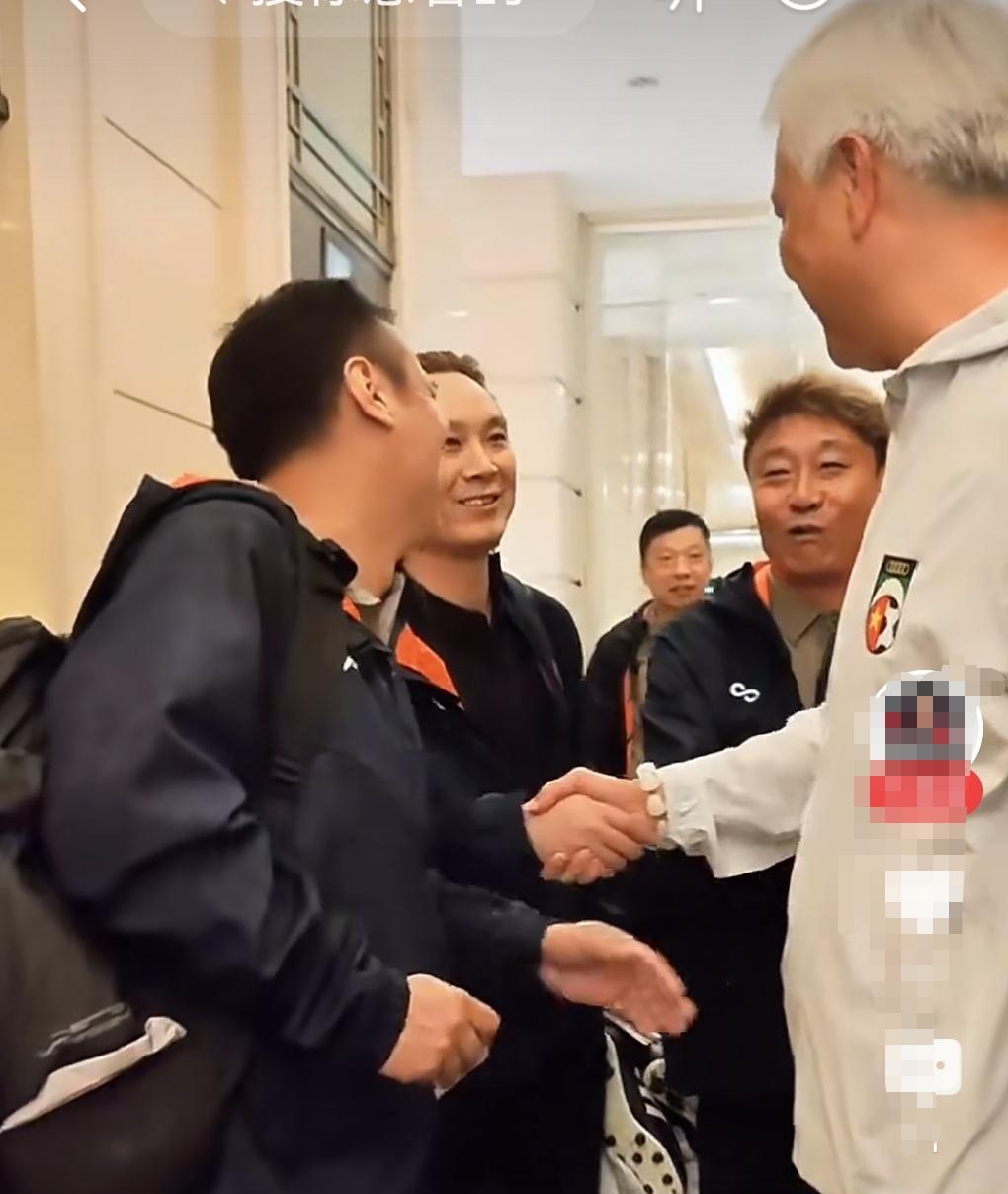 申花这次排面有多大？未来海港能否做到？我们看到昨天在上海进行的莫雷诺和范志毅两大