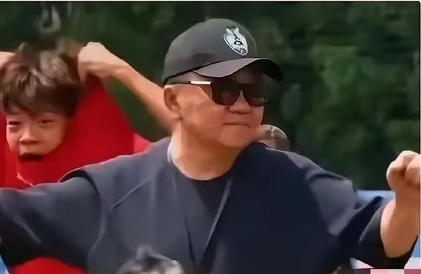 自掏5400万的董路，开500万的劳斯莱斯，住10万一平的豪宅，手腕上是百万名表