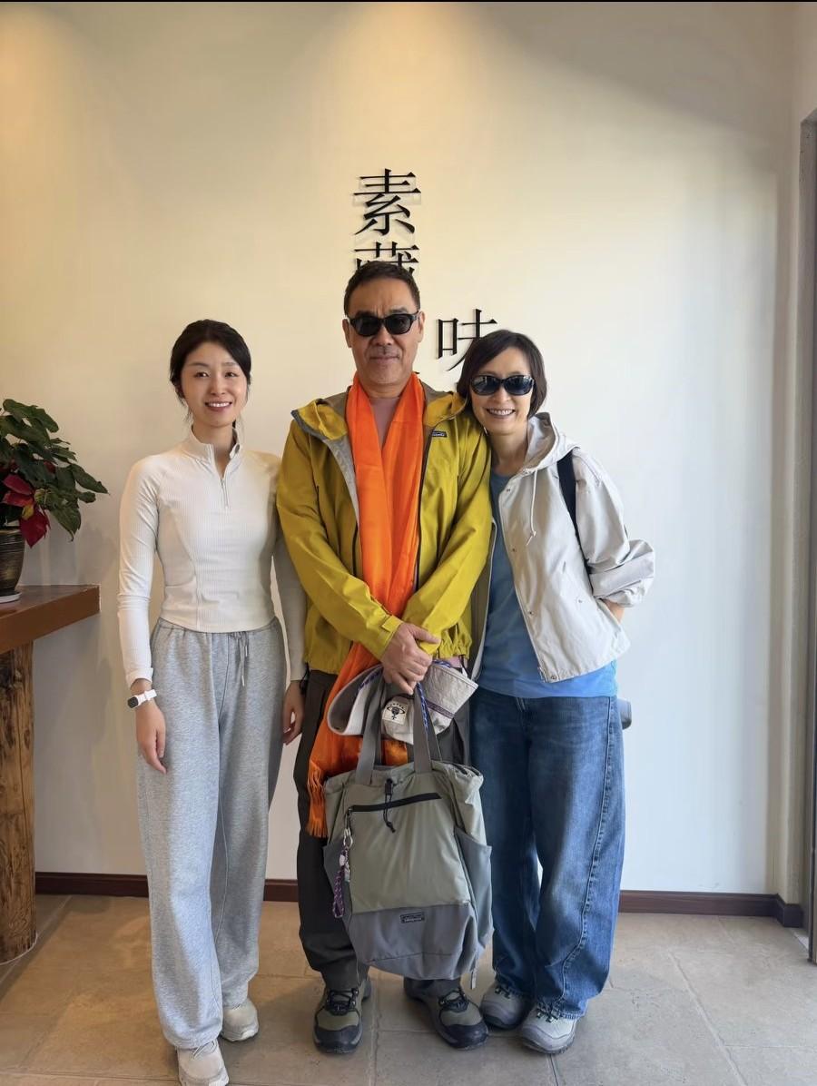 9月29日，刘青云与郭蔼明在拉萨吃素时被偶遇，刘青云胡子白了，体态很好，郭蔼明5