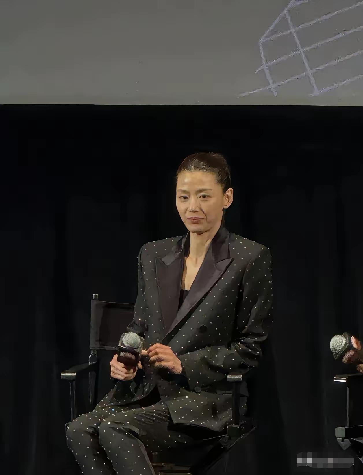 女人真是经不起老啊！全智贤是我最喜欢的韩国女明星，被她的美貌和演技迷的不要不要的
