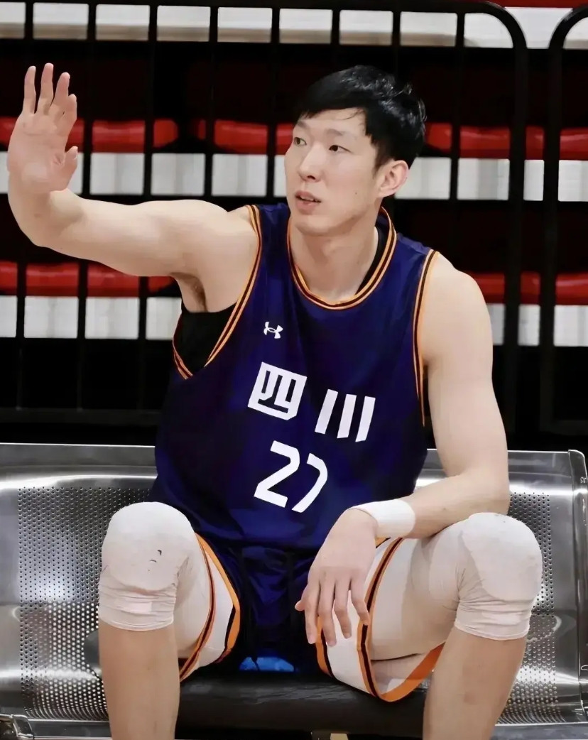 你认为中国男篮11月份的世预赛需要周琦回归吗？观点一：需要，周琦仍然是中国男篮