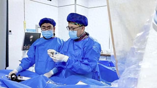 严重冠状动脉钙化让血管硬如石头, 四一一医院专家“分期冠脉内旋磨”破解难题