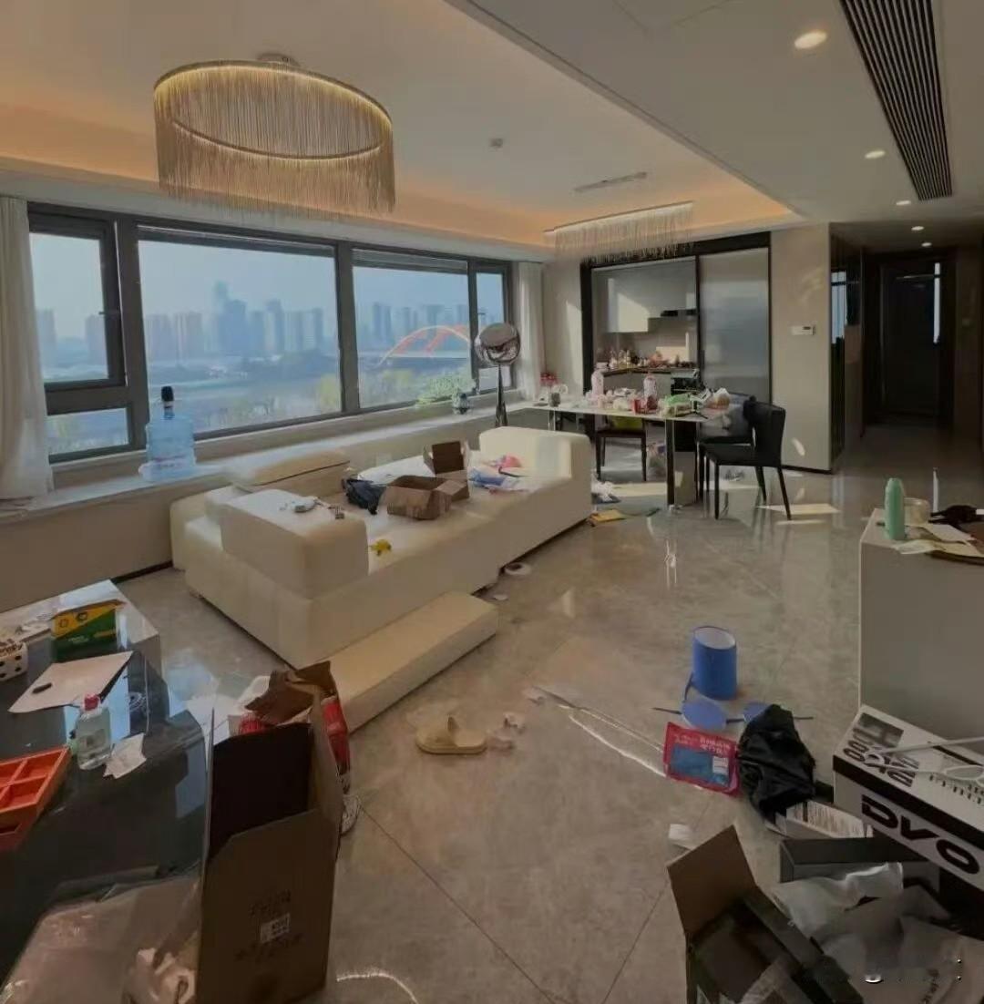 杭州网红集体跑路！网红公寓空置三成，辛选回迁广州太真实！杭州这波网红撤离潮