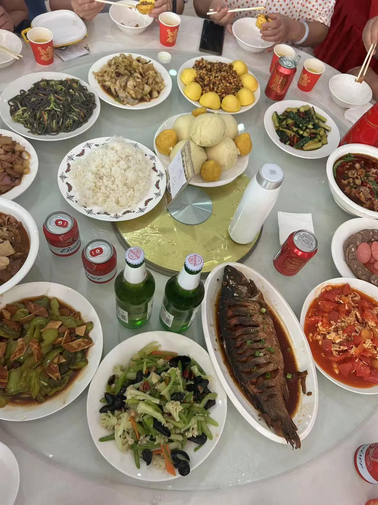 今天来到河北省易水湖旁，提前看抖音联系的一家民宿，要求先交钱，每天每人120元，