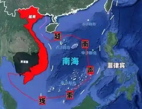 不少人觉得，越南看着中国实力变强，担心南海岛礁被收回，所以急着倒向欧美，想借西方