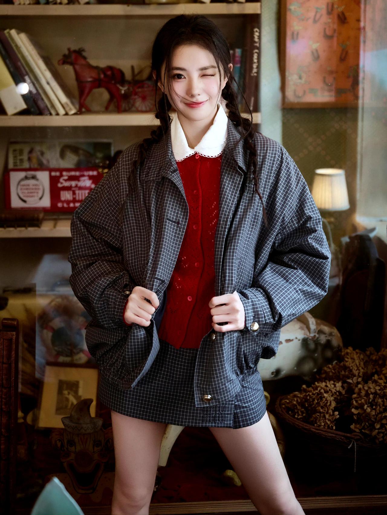 以前真的对刘浩存无感，直到看到这组写真，直接被狠狠打脸了！以前总觉得她的美太