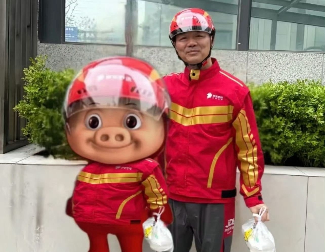 京东外卖宣布与《猪猪侠》联动如果美团外卖与《奶龙》联动饿了么与《哆啦A梦》联动那