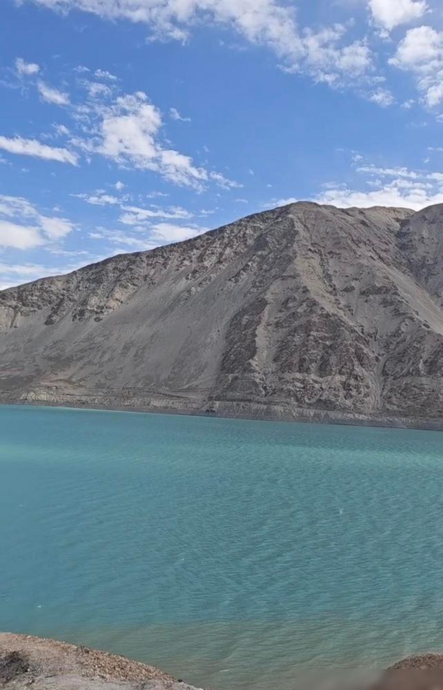 我公公可恨到什么程度：凌晨四点起来吃饭，呼啦呼啦，一阵狂响，上厕所，冲马桶，