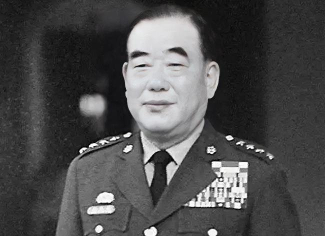 1958年8月，郝柏村刚刚接任第九师师长十几天，还在熟悉小金门防务的时候，便收到