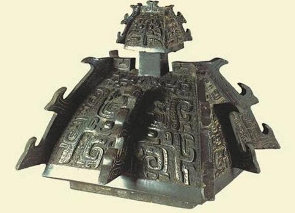 1950年，国民党军官周磐在昆明被捕，他在解放战争期间行径残暴，被法院依法判处死