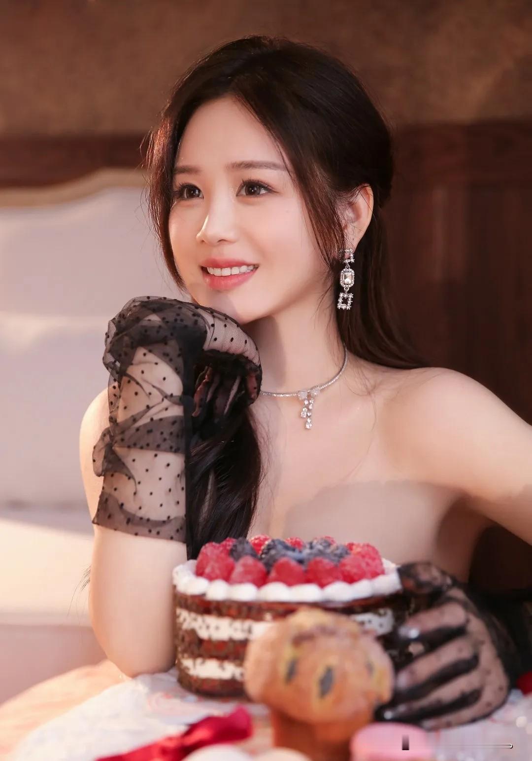 遇见你，是一种浪漫的心动。温柔纯洁美女。