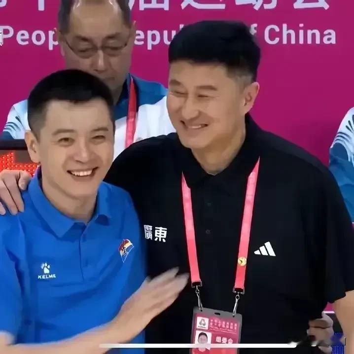 为什么说CBA的主教练是全世界最难的职业看杜锋跟杨鸣这对老对手就知道了。辽宁队成