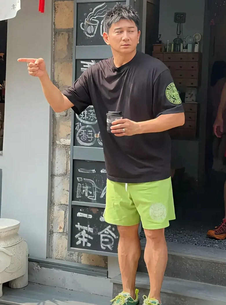我终于想明白了，为啥总传出刘诗诗吴奇隆分手的谣言，原来是54岁的吴奇隆，不拍
