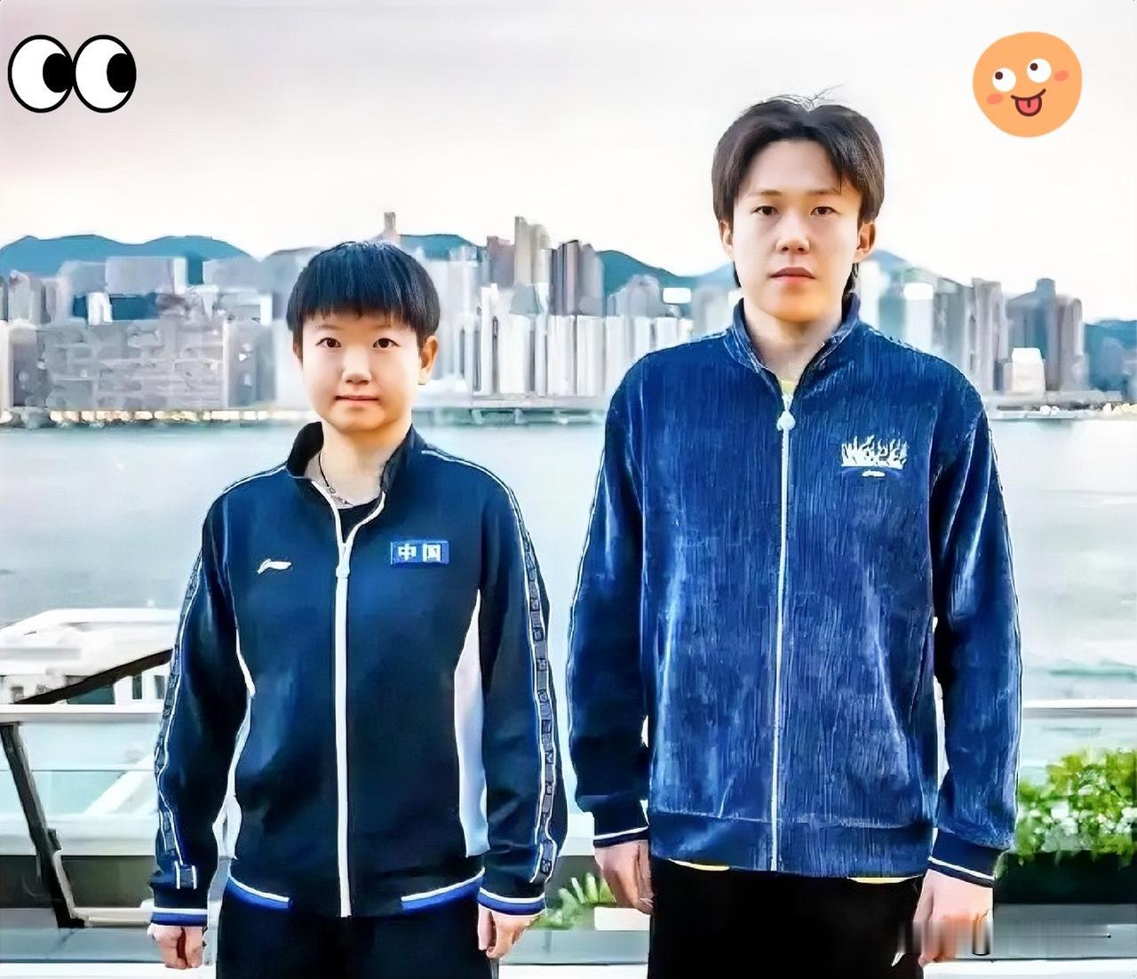 最萌“关系户”炸街混双赛场混双八对组合的城市合影里有一对画风格外不