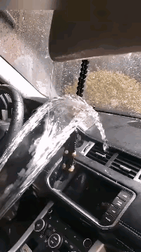 第一次洗车，就得洗彻底