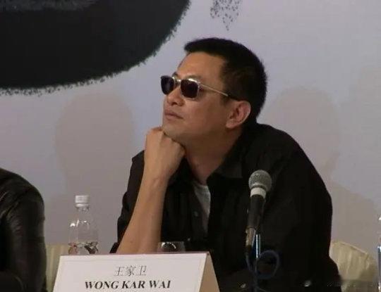 王家卫受害者横跨中日韩王家卫导演和秦雯编剧教会了我们如何提防可怕的“职场双面