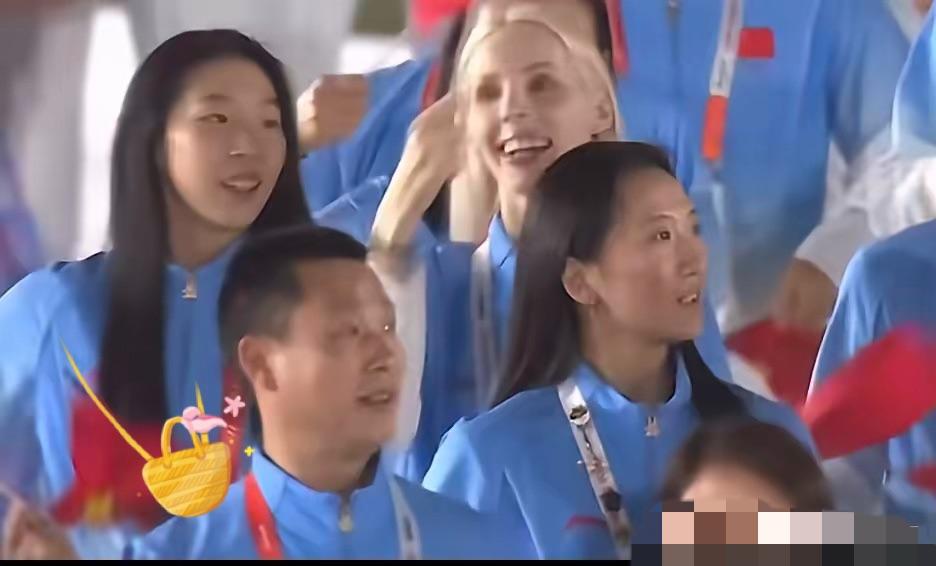 名古屋亚运会闭幕式上，一位身着中国队服的外国面孔被转播镜头对准长达6秒，她就是帮