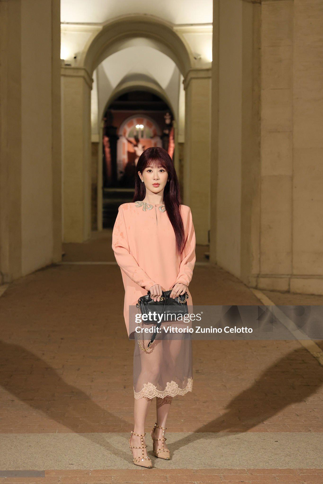 代言人杨紫受邀出席Valentino2026秋冬时装秀，Gettyimages
