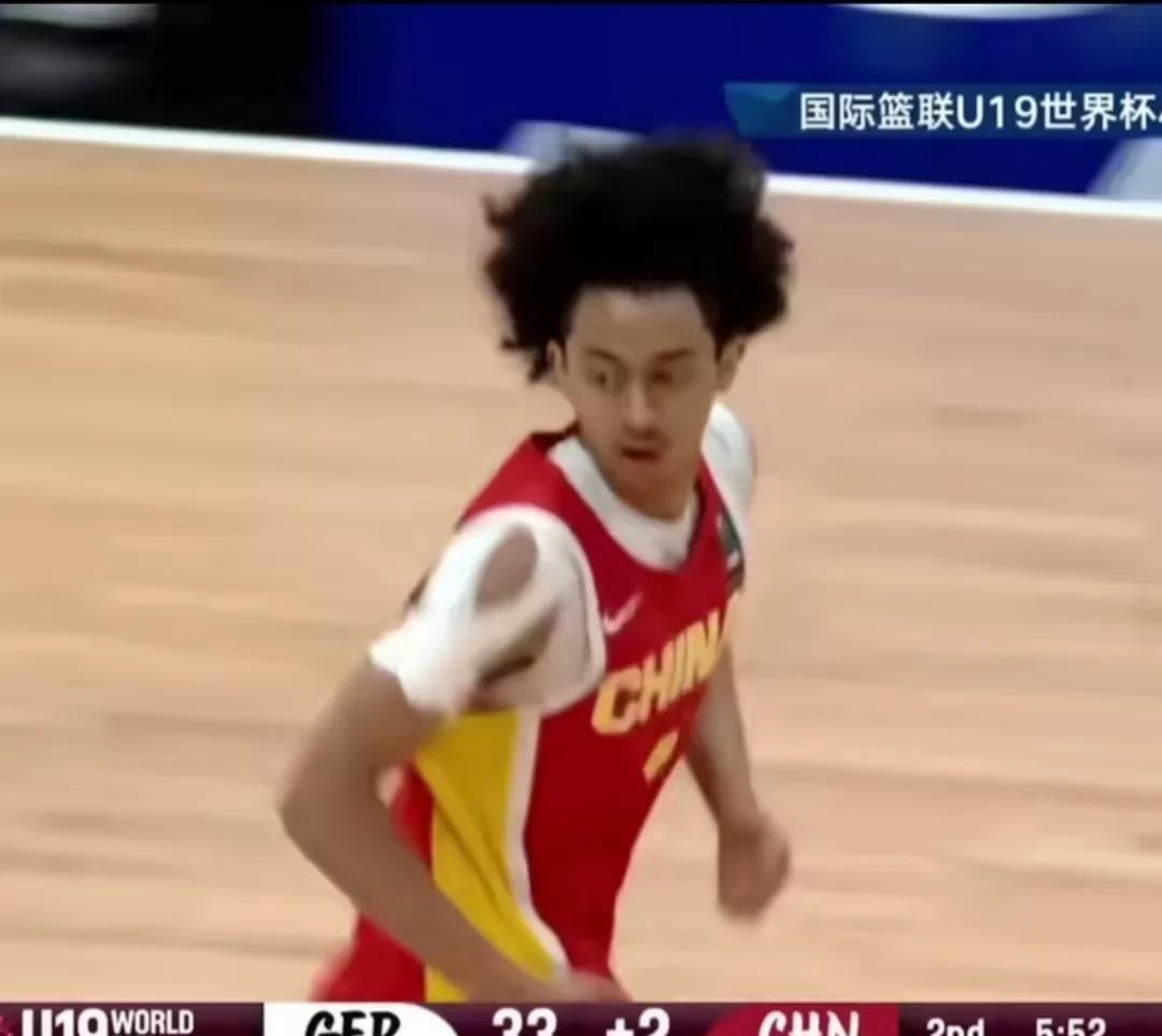 朱正这小伙子打得挺好啊迫近比分的时候为啥教练突然把他换下去了U19只是为了