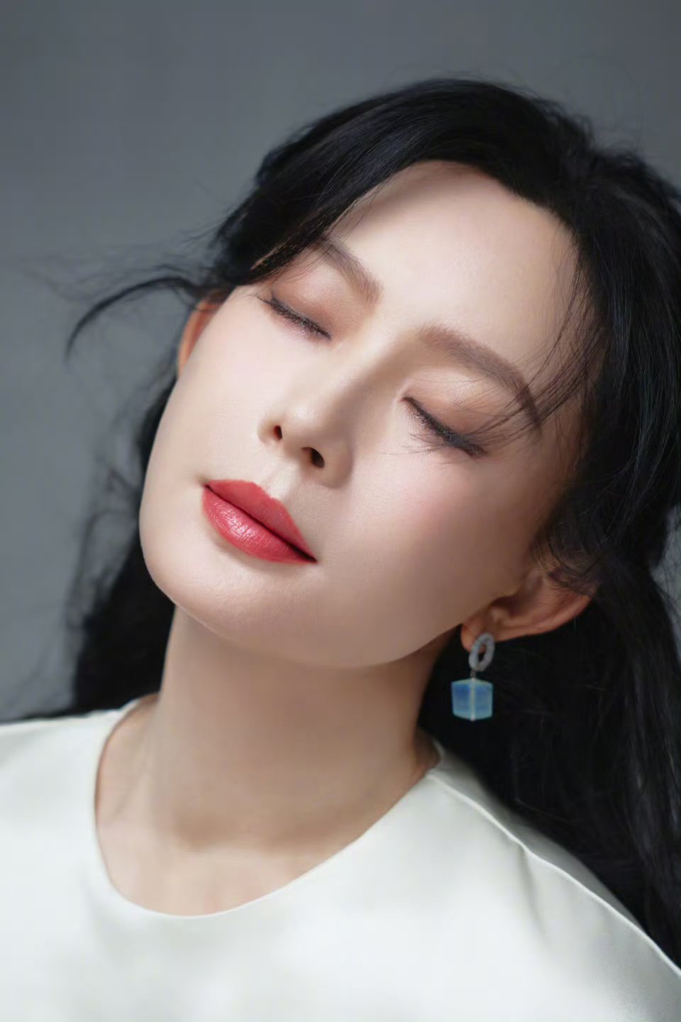 陈数妈妈图一图二两张脸部特写俺不行了