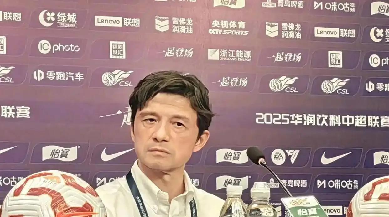 申花名宿谢晖可以成为泰山下一任主帅！因为谢晖的战术适合豪门球队，泰山比谢晖之前执