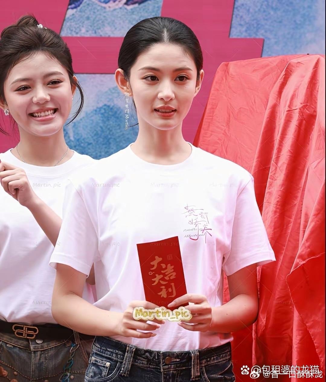 于正确实有两下子，赵晴现在那股子大花味道出来了，辨识度也立住了。于正嘴碎是碎，但捧自己人舍得下本、也