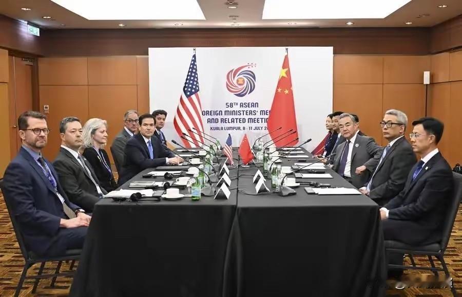 4月30号晚上，王外长同美国国务卿鲁比奥举行了电话通话。同一天同一时段，咱们