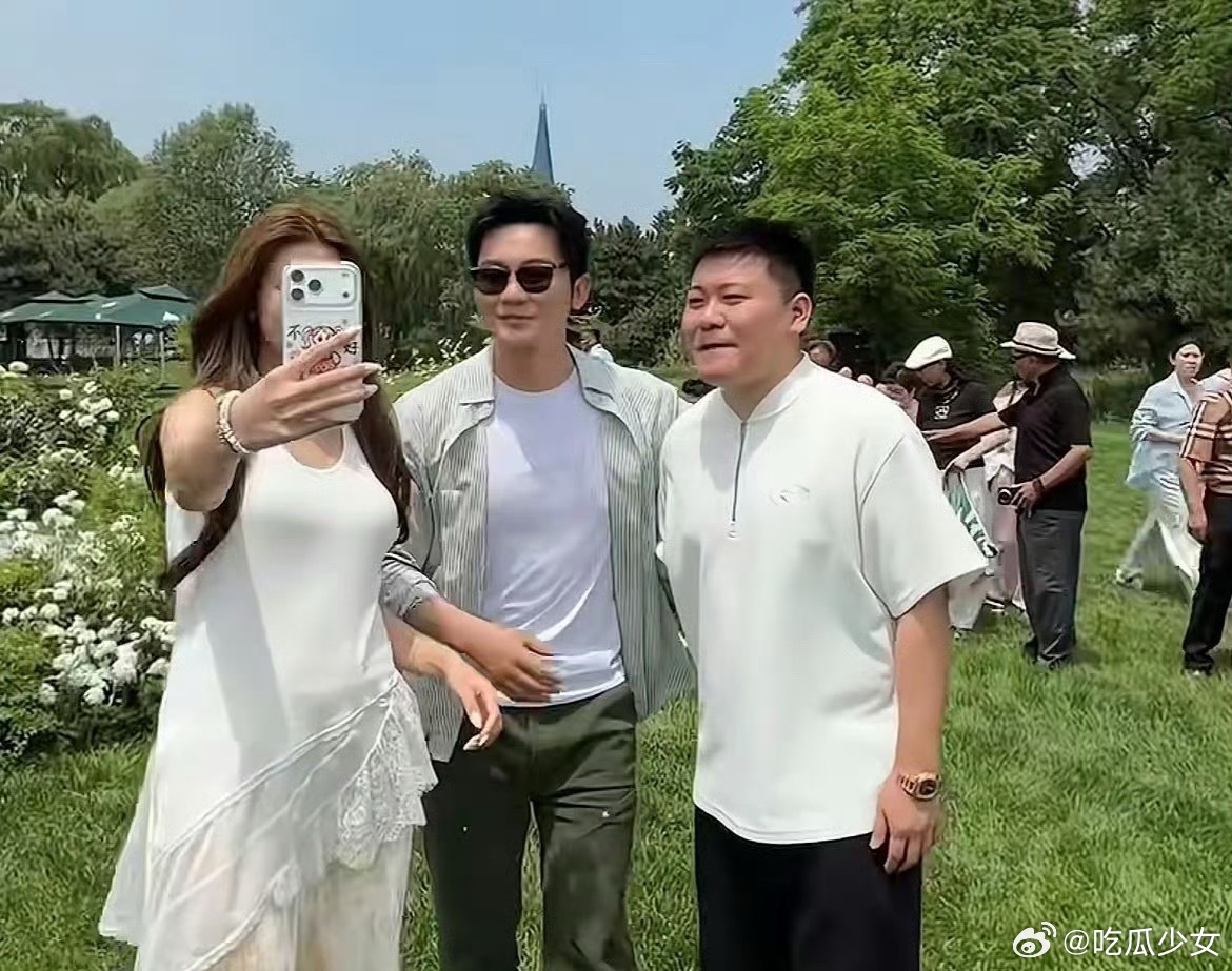 李晨妹妹结婚李晨妹妹结婚了，刷到现场图才知道，原来他同父异母的妹妹就是“巧克李”