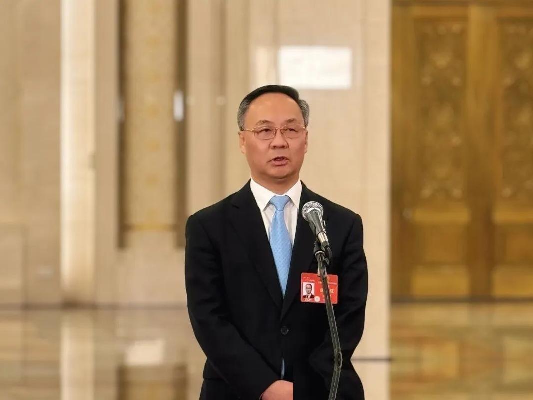 一条“旧闻”今天突然冲上了百度热搜第一，引发全网围观。明明是6月份就已经宣布过