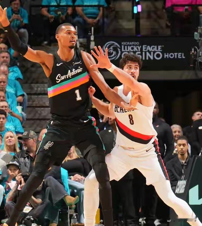 雷霆怕吗？4月29日！马刺大胜晋级，本场5个“没想到”一、没想到文班亚马压