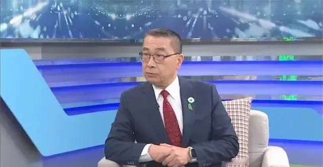 反问蒋万安姓氏，徐国勇的“起底即民主”？近日，民进党秘书长徐国勇质疑蒋万安为何姓